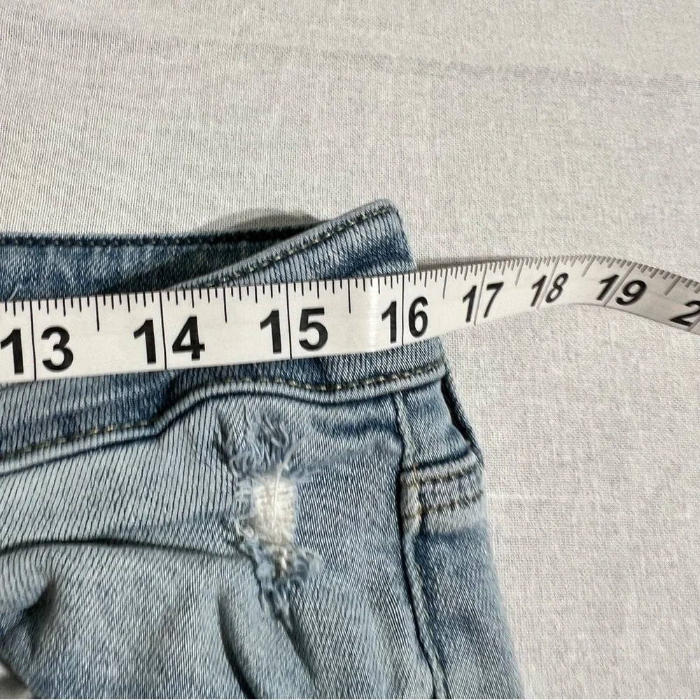 American Eagle Distressed Light Wash Slim Straight Jeans 33x32